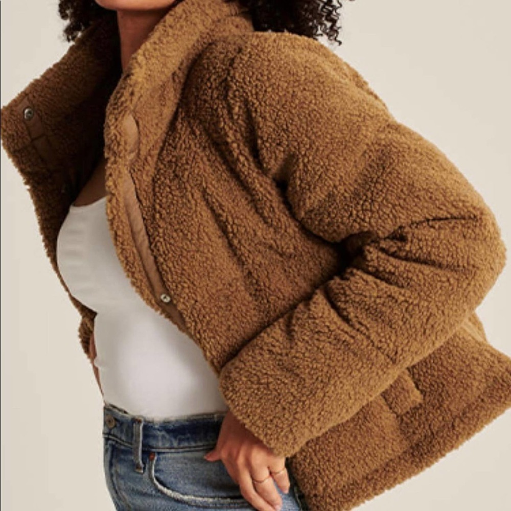 Abercrombie and Fitch Tan Sherpa Mini Puffer Size: XS